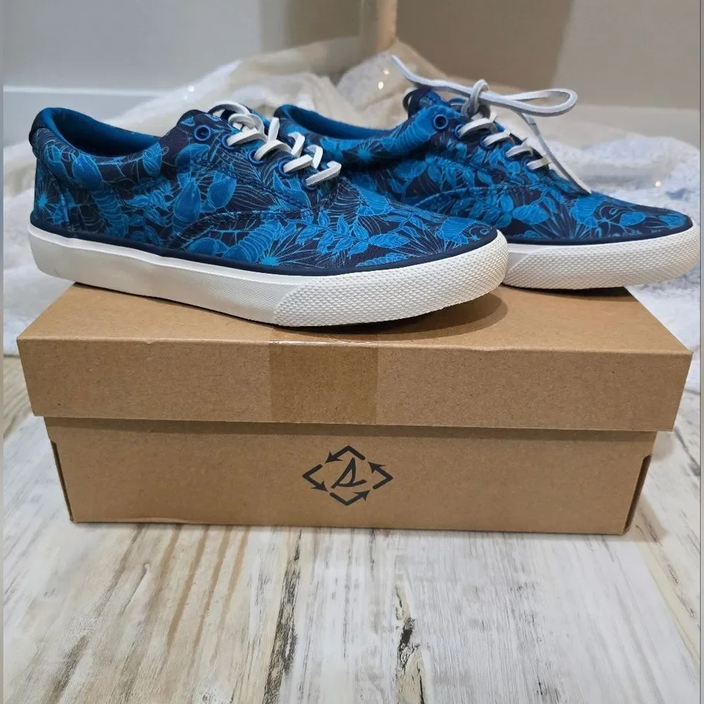 Sperry Striper II CVO sneakers in a Blue Lobster New In Box Sz 4.5